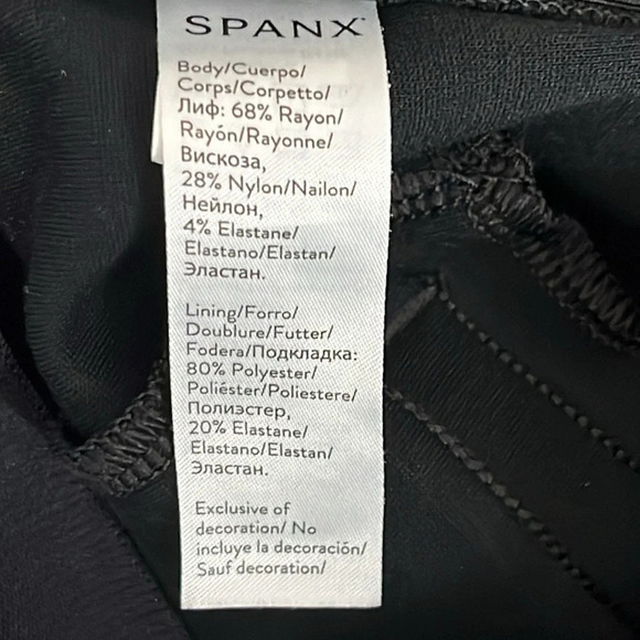 SPANX Ankle Piped Skinny Perfect Pants in Classic Black - Size Medium - Picture 7 of 9